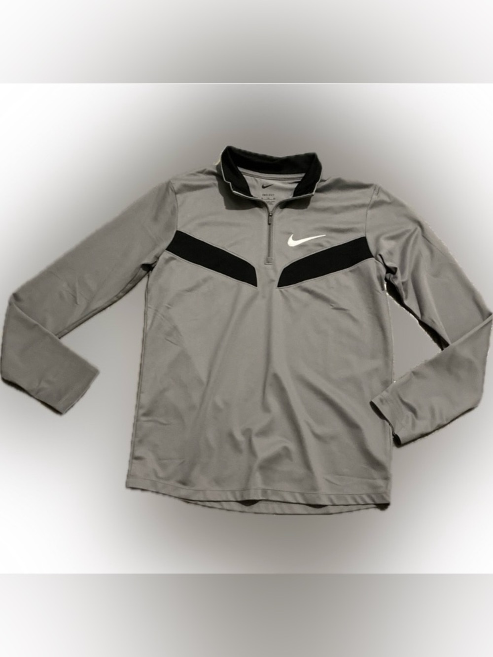 Nike Youth Grey Quarter-Zip Pullover with Black Accents Size XL
